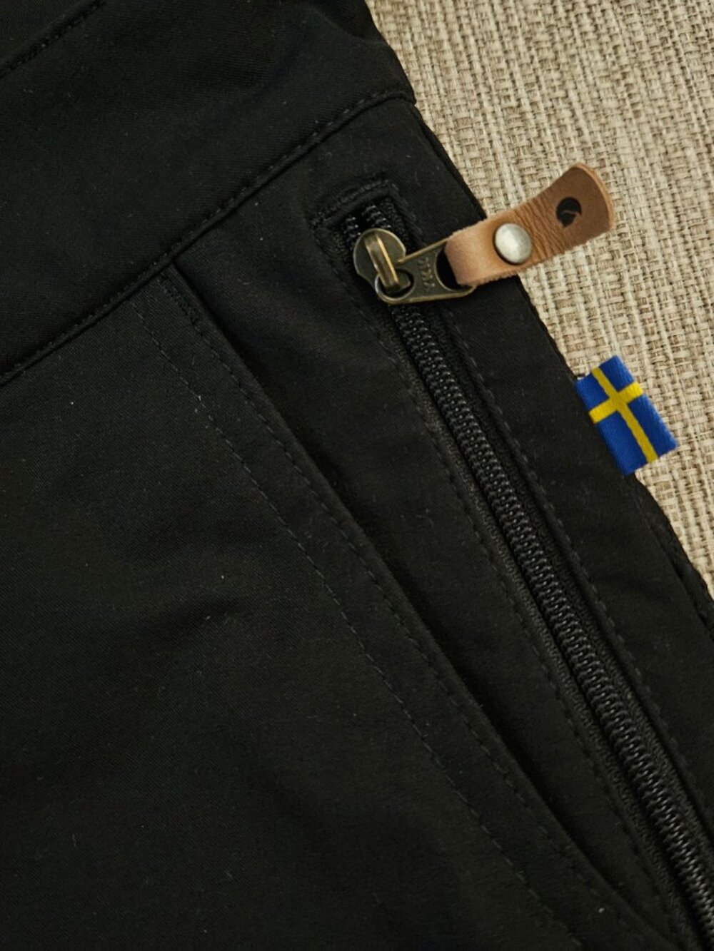 Fjallraven Womens Hiking Shorts Size 29 Regular Length Black - Picture 6 of 12